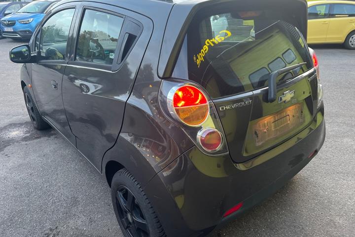 Brun Chevrolet Spark fra 2012