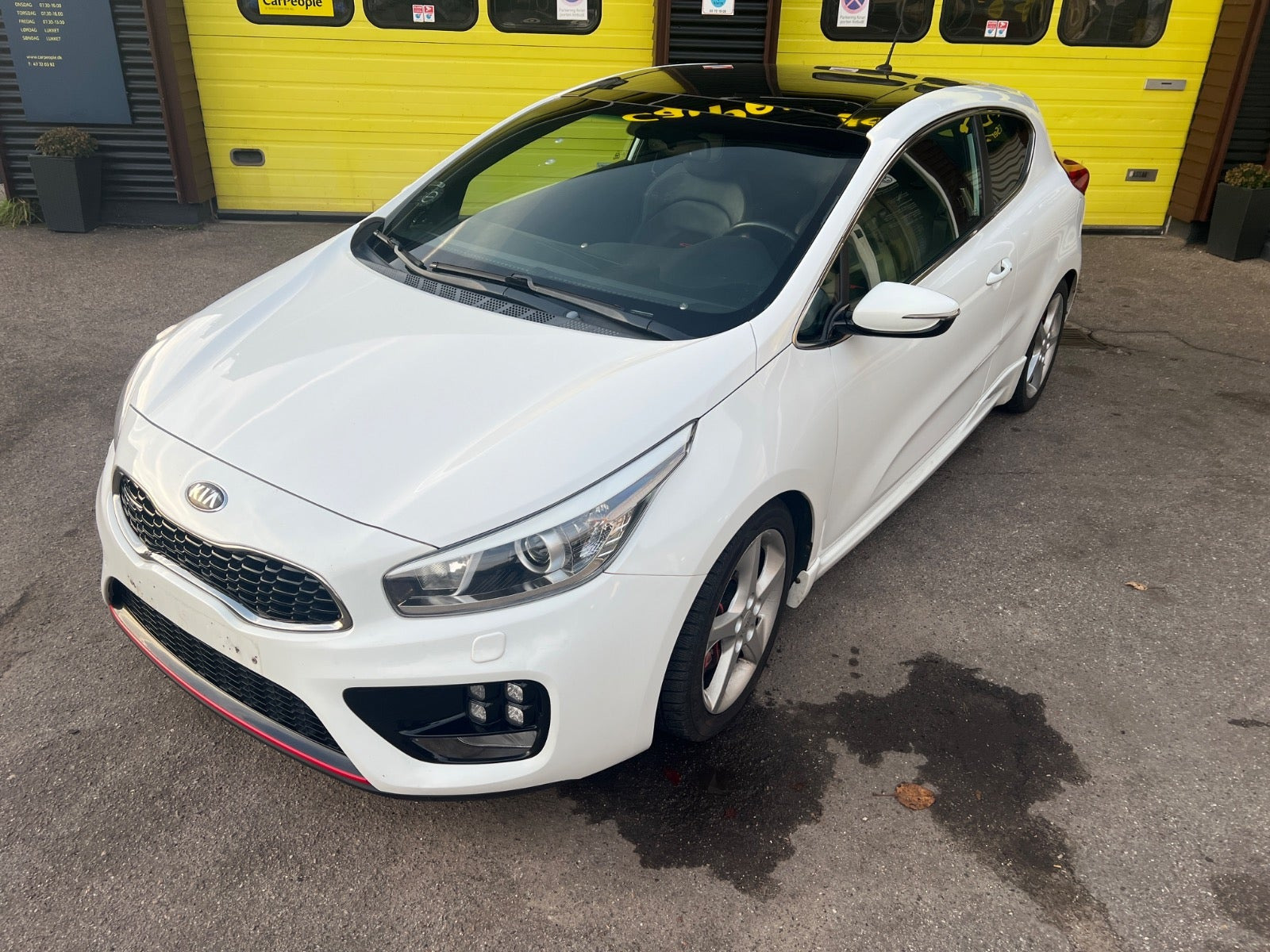 Hvid Kia Ceed fra 2014