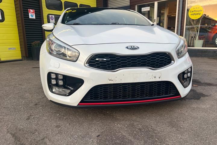 Hvid Kia Ceed fra 2014