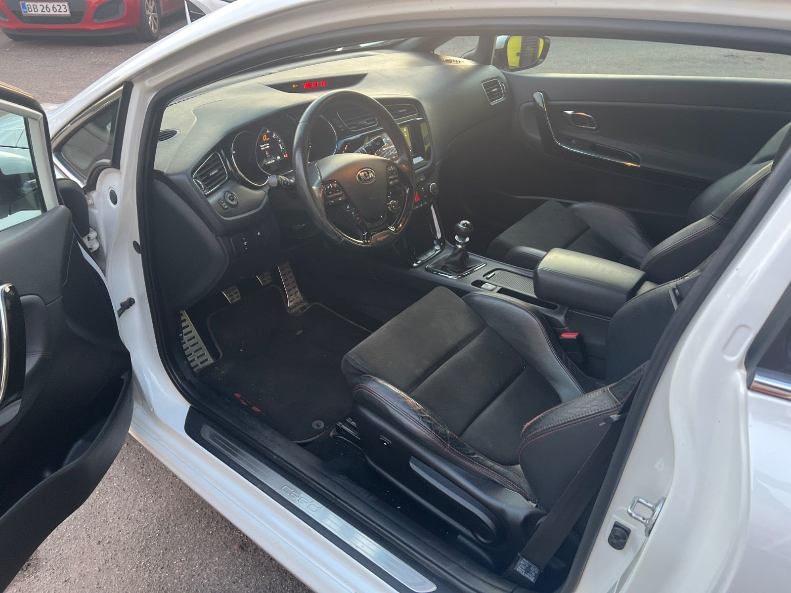 Hvid Kia Ceed fra 2014