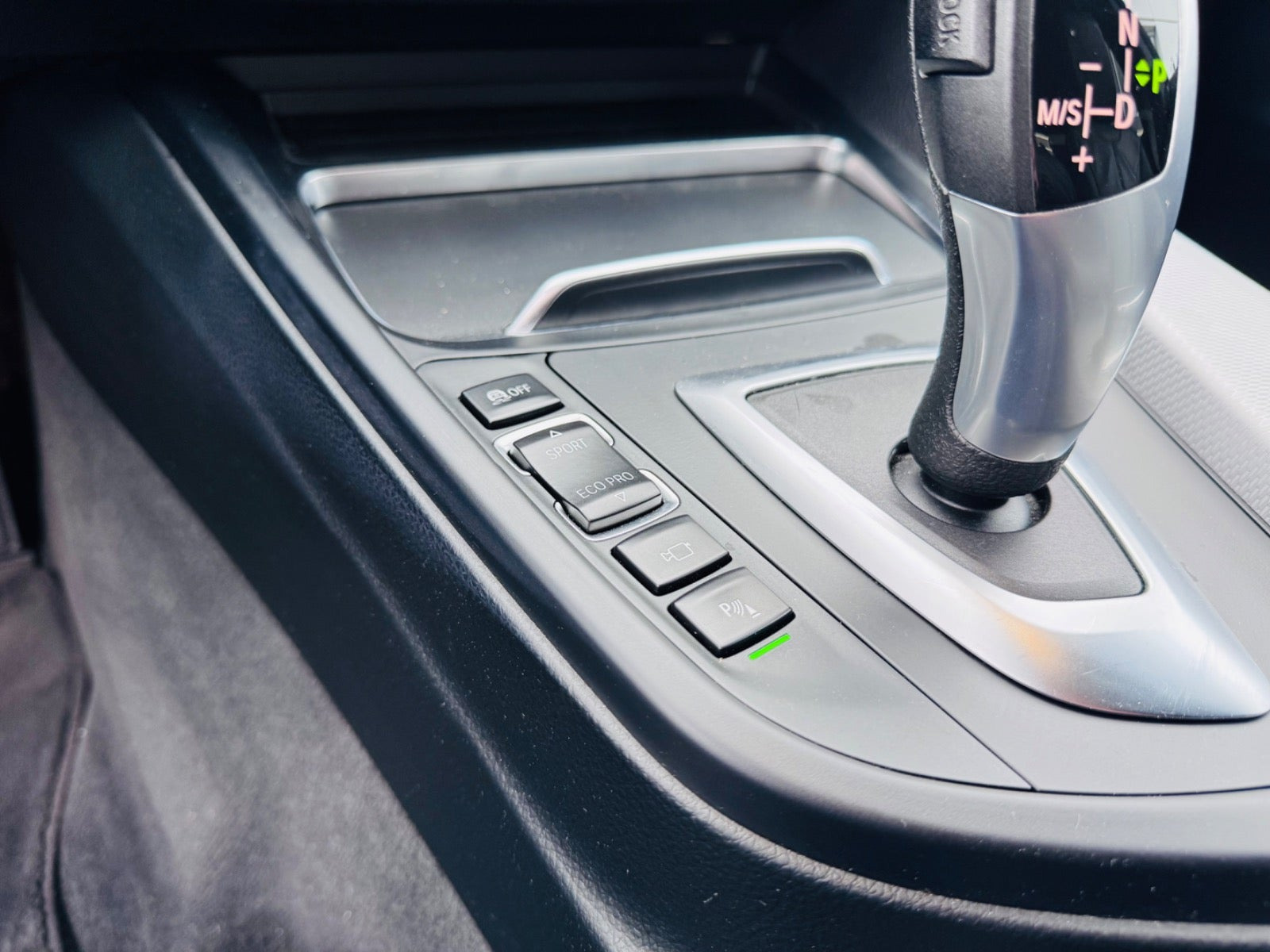 Grå BMW 430d fra 2018