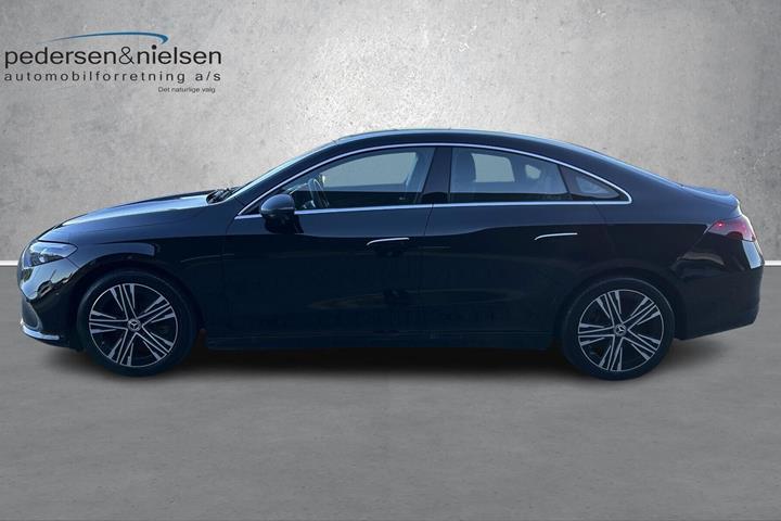Sort Mercedes CLA250+ fra 2025