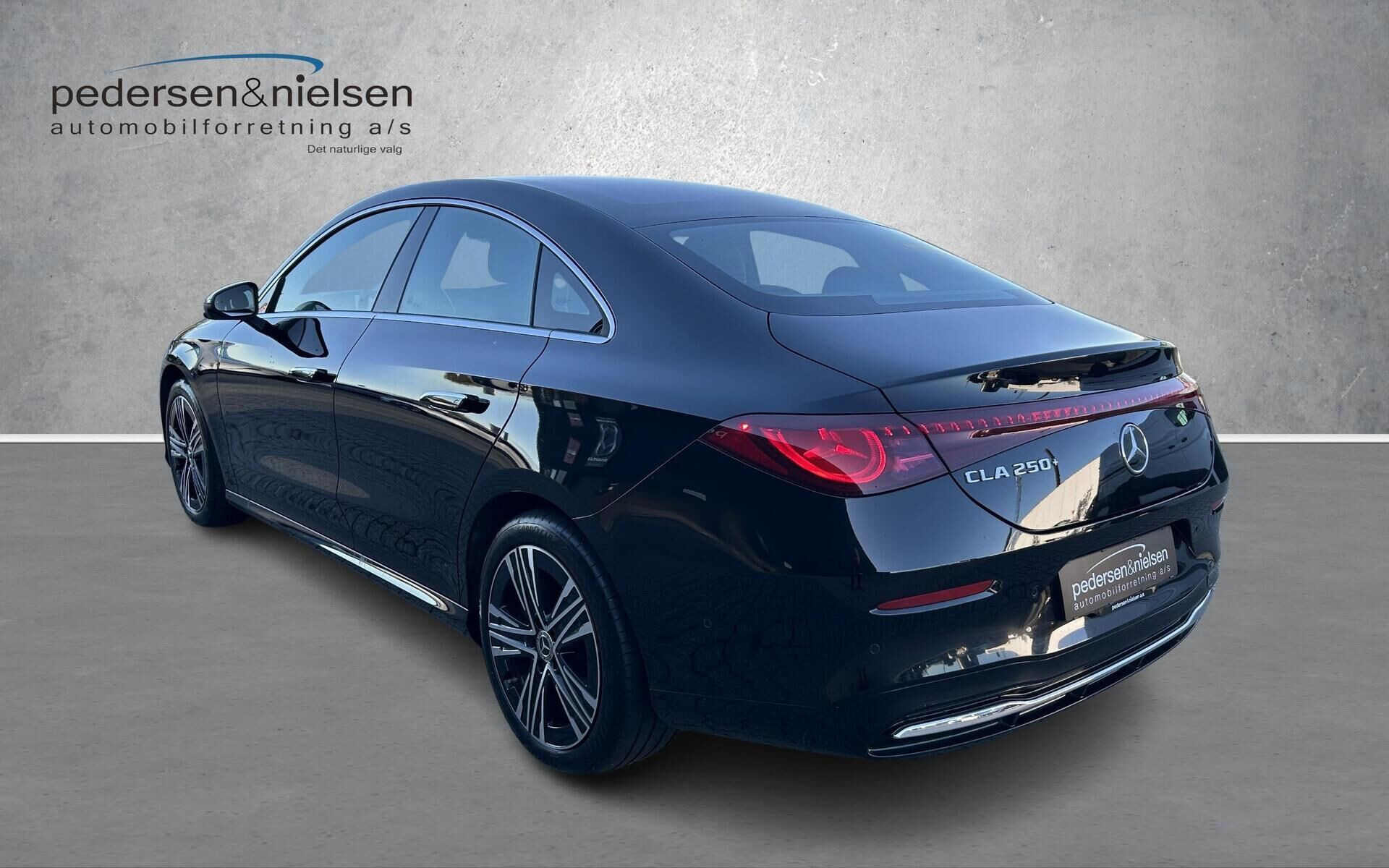 Sort Mercedes CLA250+ fra 2025