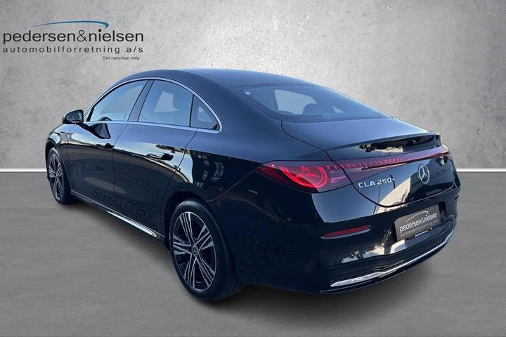 Sort Mercedes CLA250+ fra 2025
