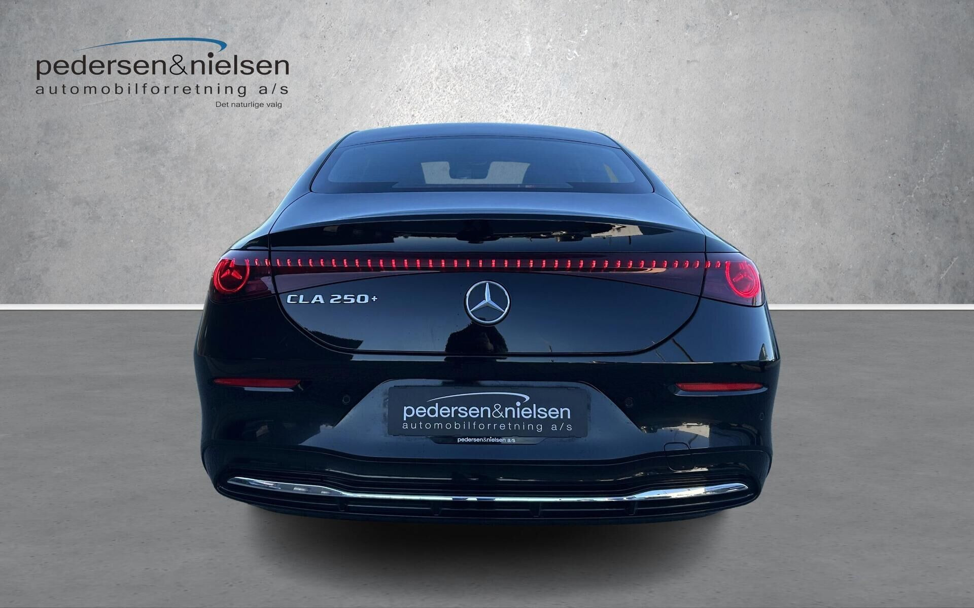 Sort Mercedes CLA250+ fra 2025