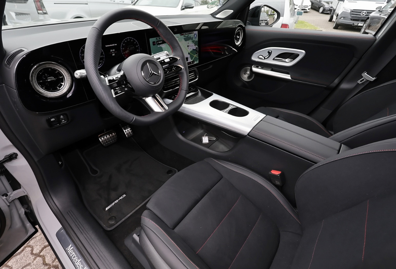 Grå Mercedes GLB250+ fra 2026