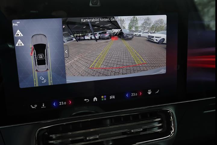 Grå Mercedes GLB250+ fra 2026
