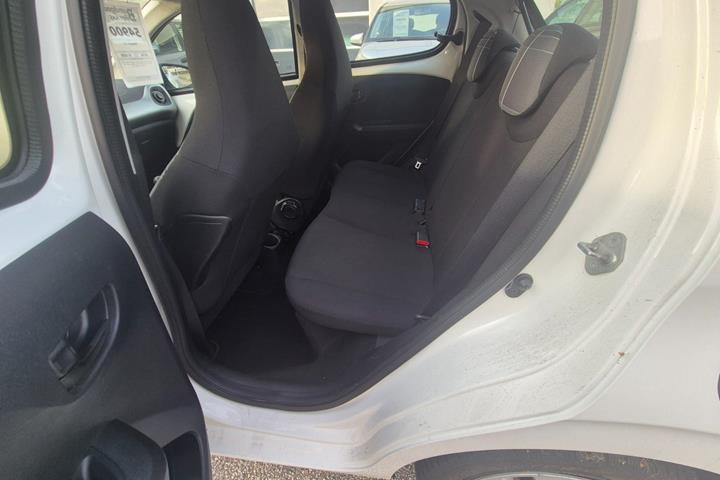 Hvid Peugeot 108 fra 2016