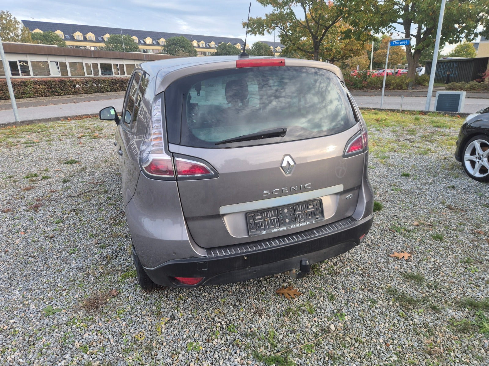 Grå Renault Scenic III fra 2014