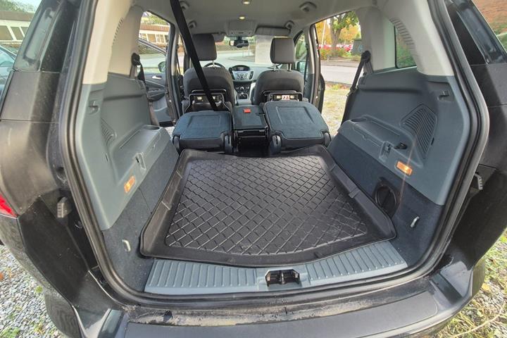 Sort Ford Grand C-Max fra 2011