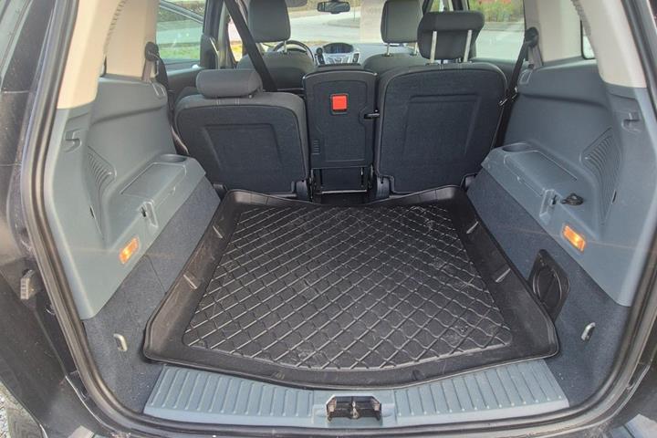 Sort Ford Grand C-Max fra 2011