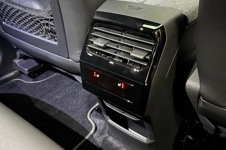 undefined Peugeot e-3008 fra 2025
