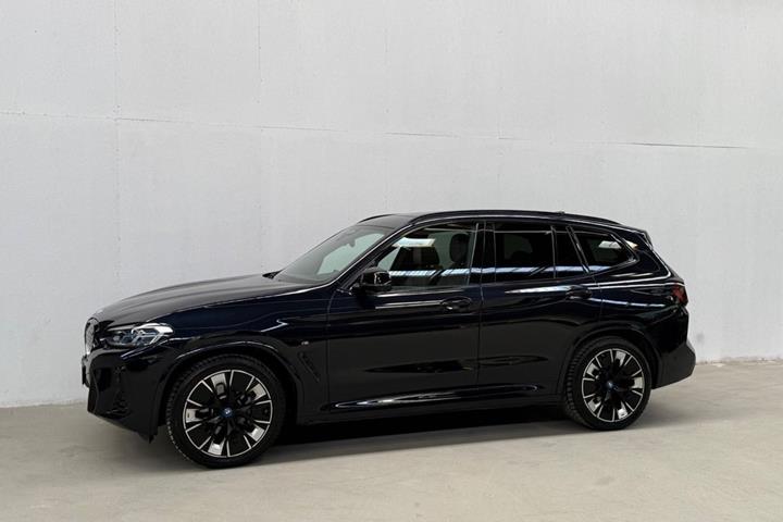 Sort BMW iX3 fra 2022