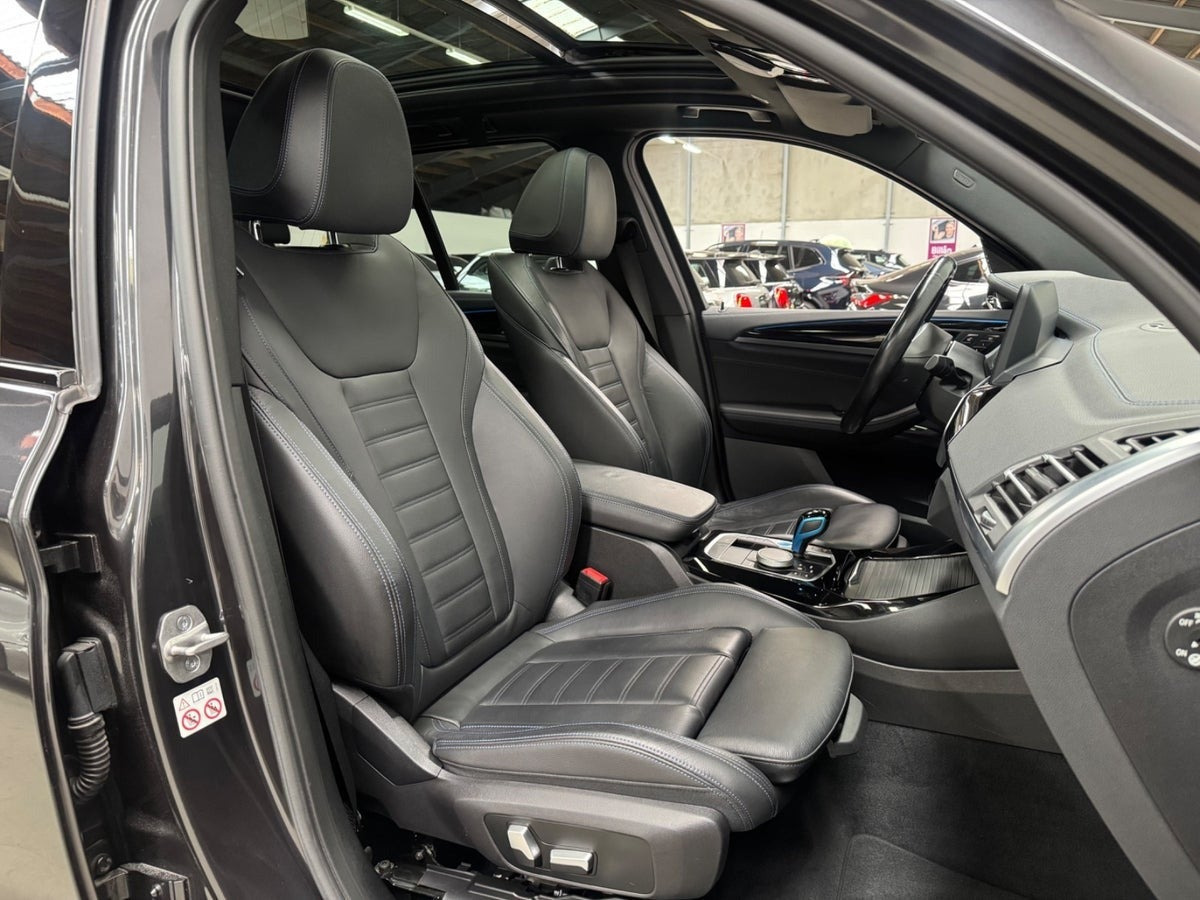 Sort BMW iX3 fra 2022