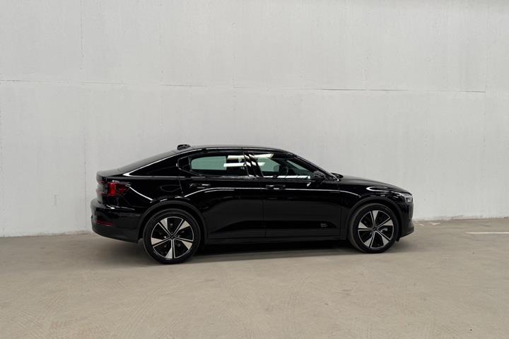 Sort Polestar 2 fra 2023