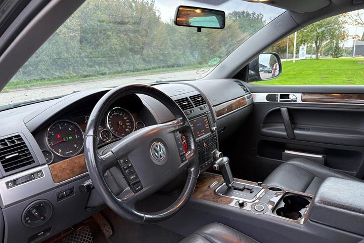 Sort VW Touareg fra 2008