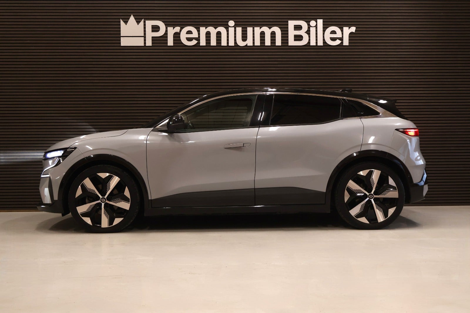 Grå Renault Megane E-Tech fra 2022