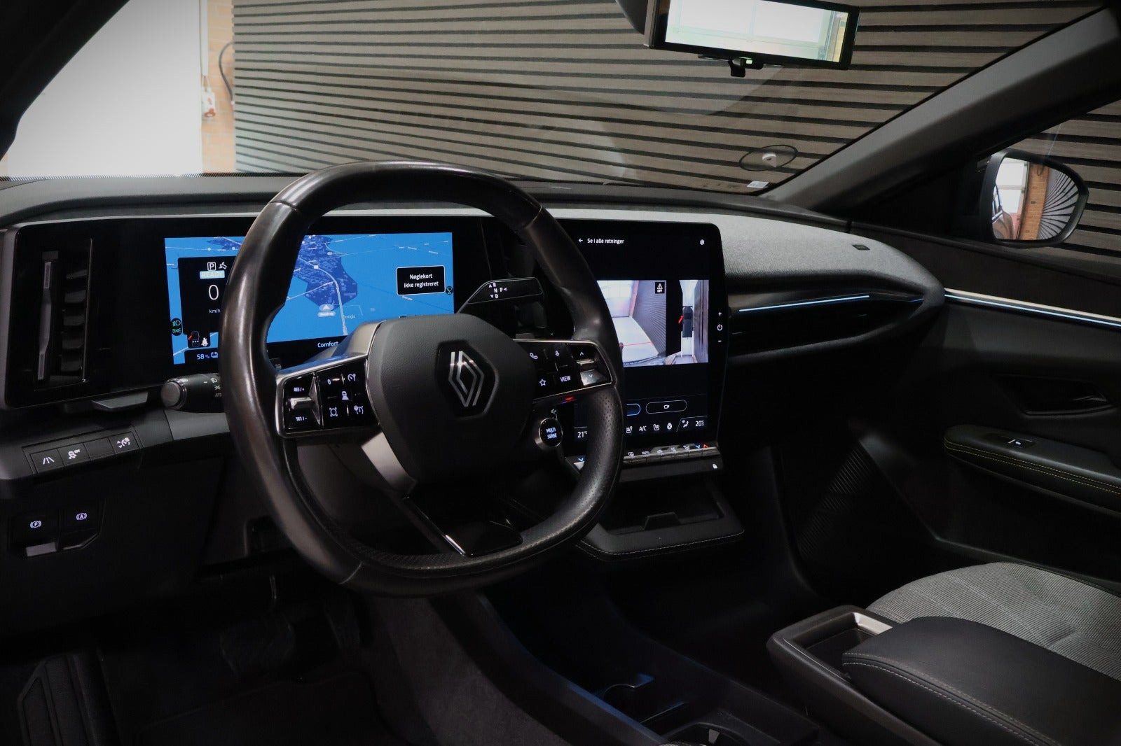 Grå Renault Megane E-Tech fra 2022