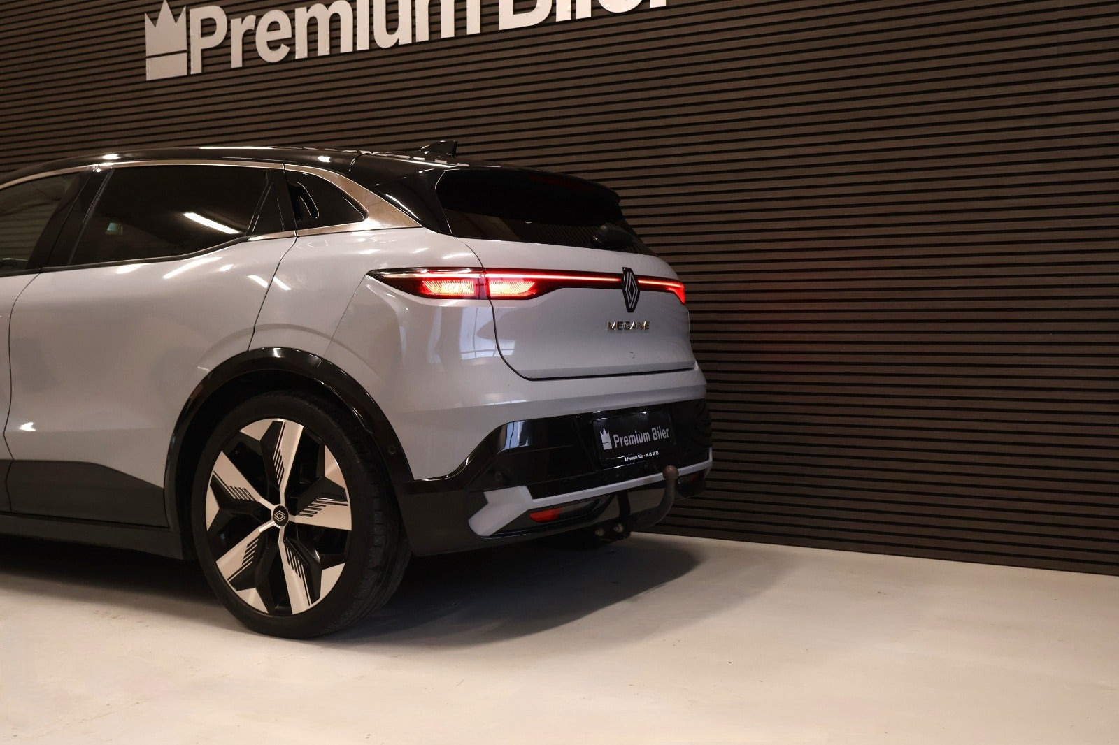 Grå Renault Megane E-Tech fra 2022