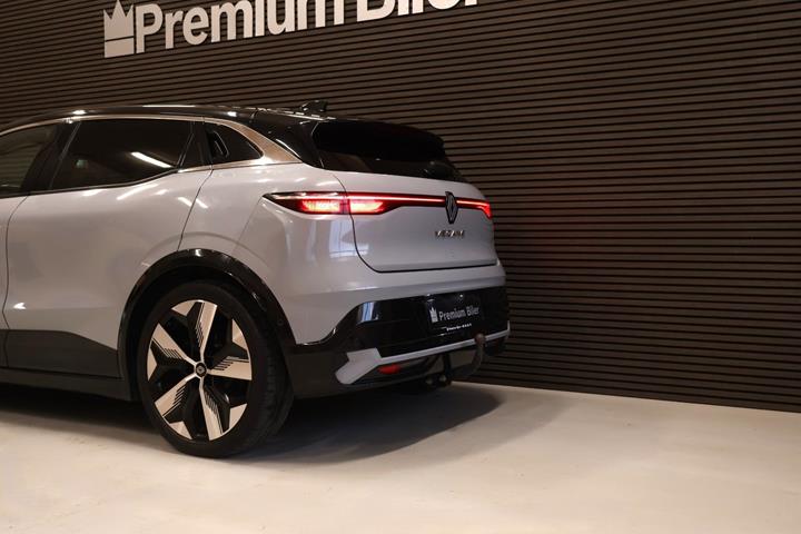 Grå Renault Megane E-Tech fra 2022
