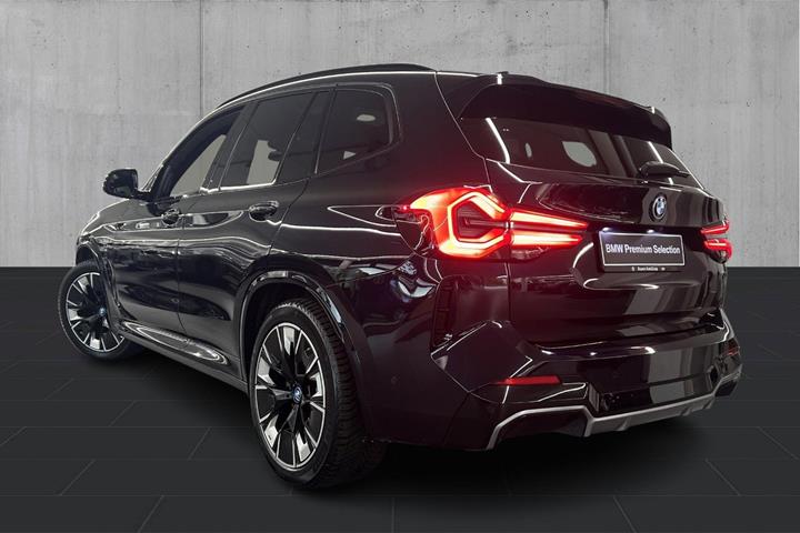 Sort BMW iX3 fra 2022