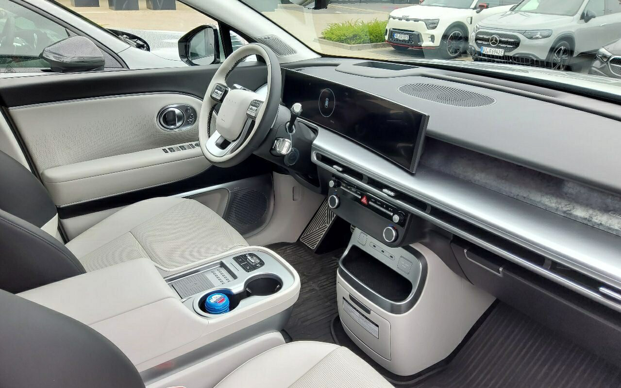 Brun Hyundai Ioniq 9 fra 2026