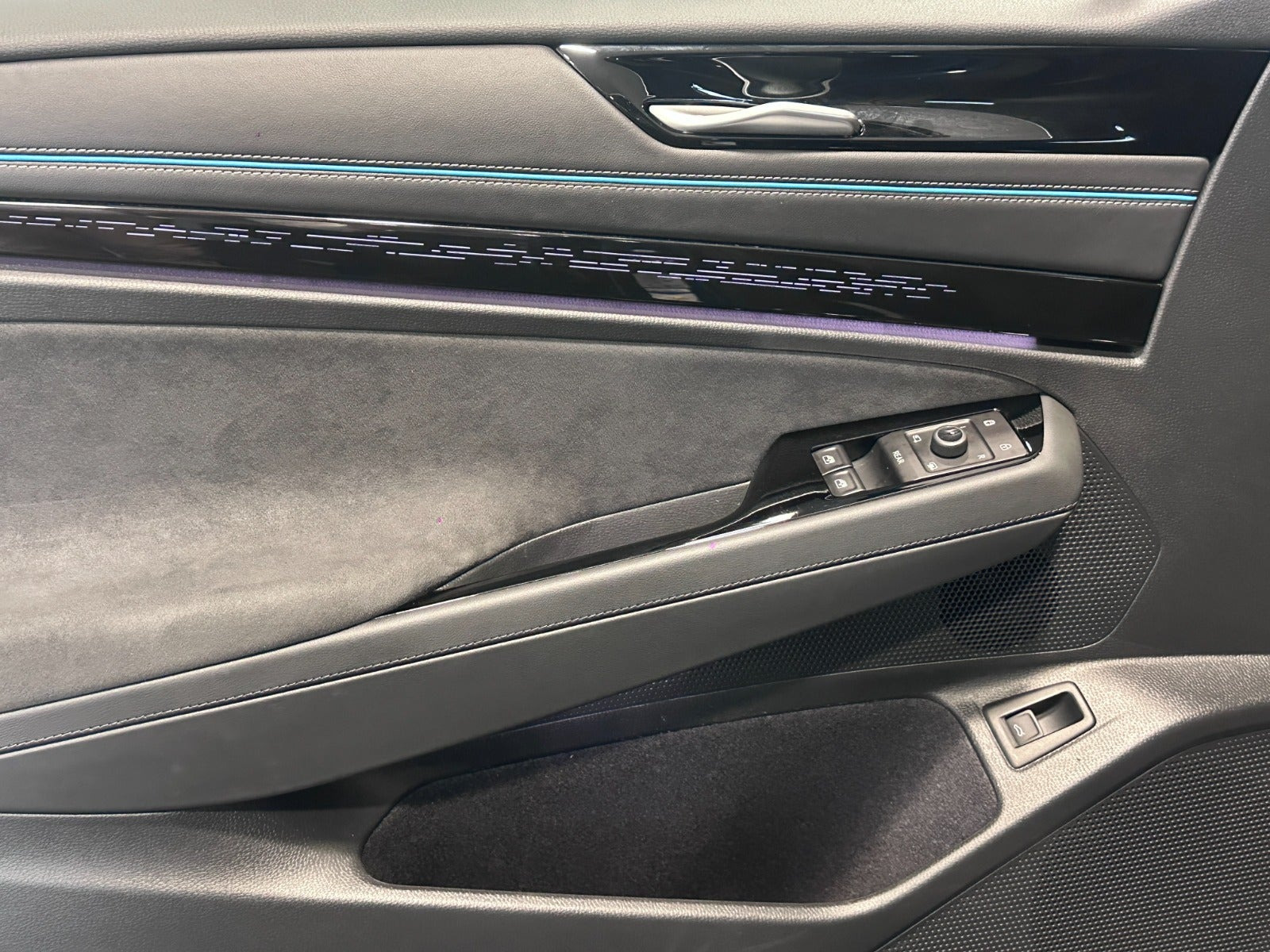 Blå VW ID.7 fra 2024