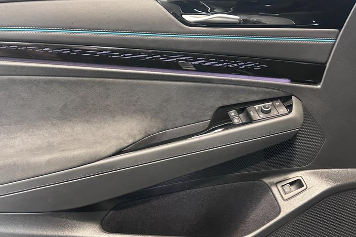 Blå VW ID.7 fra 2024