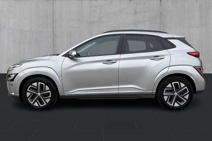 Sølv Hyundai Kona fra 2022