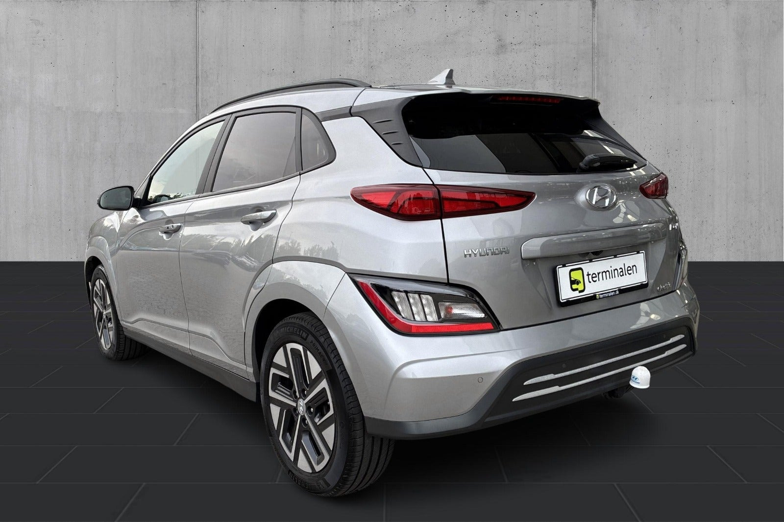 Sølv Hyundai Kona fra 2022
