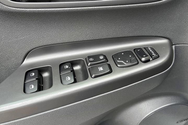 Sølv Hyundai Kona fra 2022