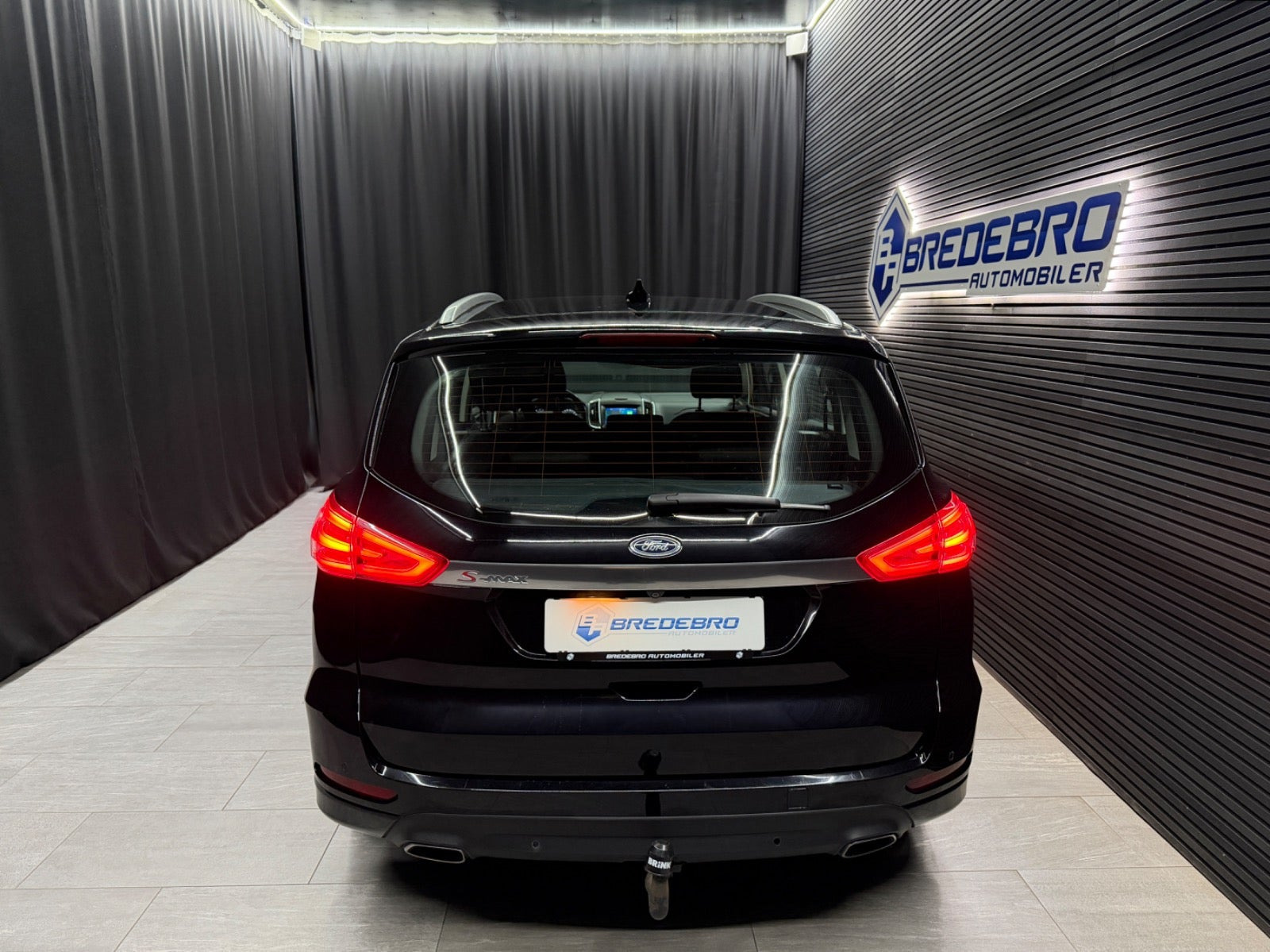 Sort Ford S-MAX fra 2020