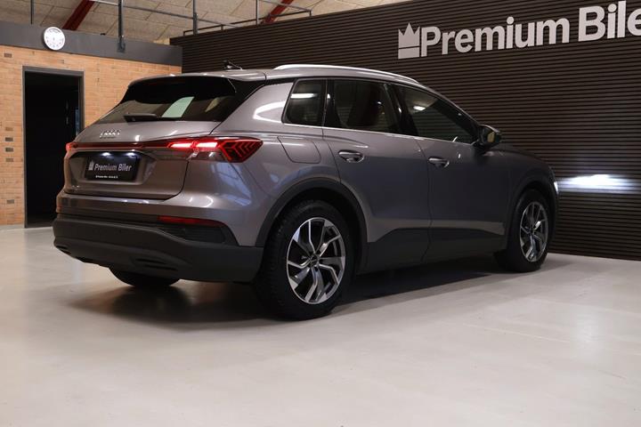 Grå Audi Q4 e-tron fra 2022