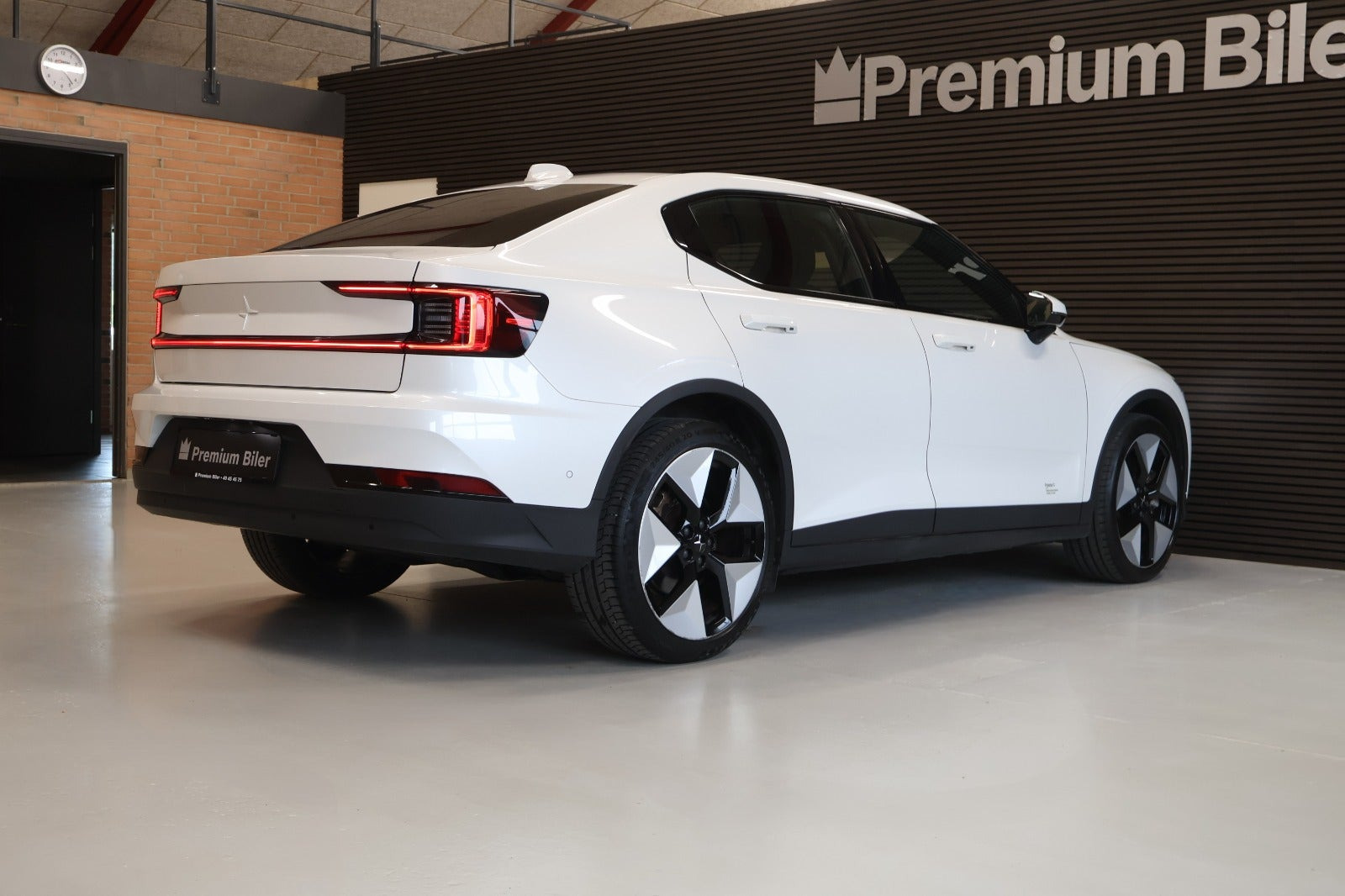 Hvid Polestar 2 fra 2023