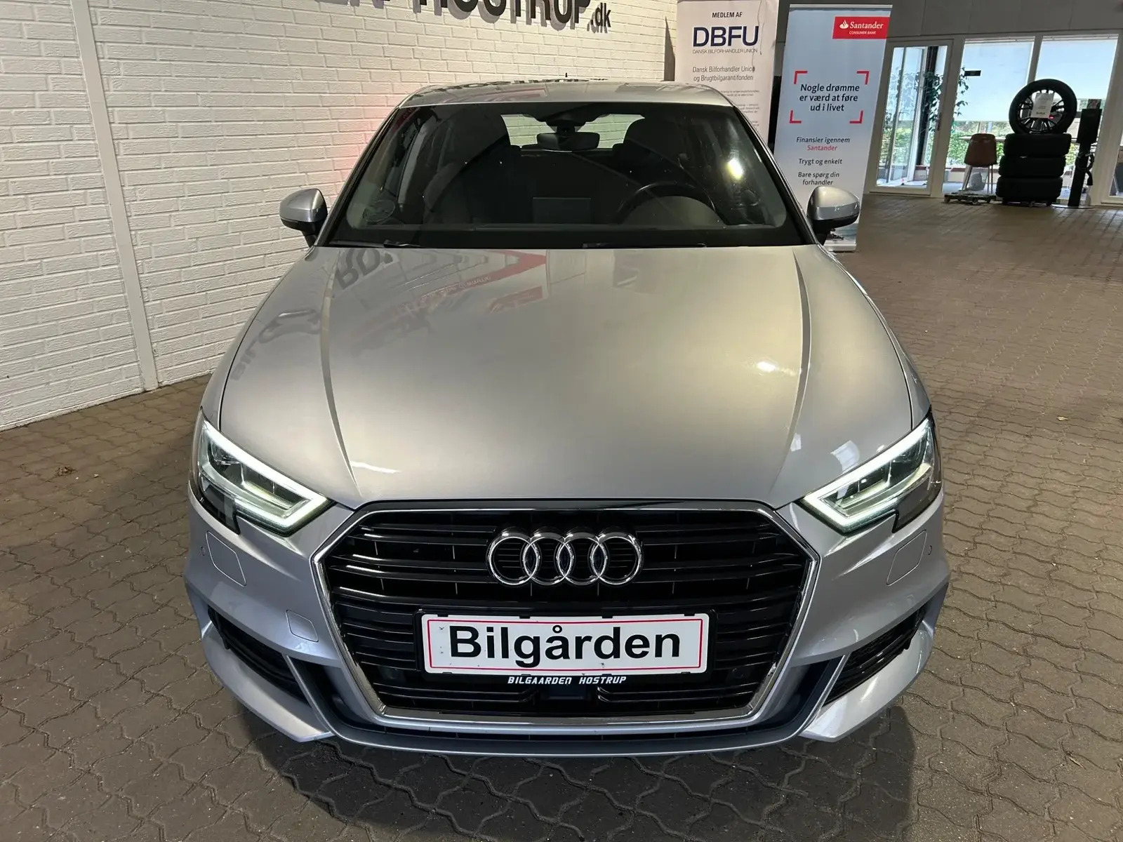 Grå Audi A3 fra 2019