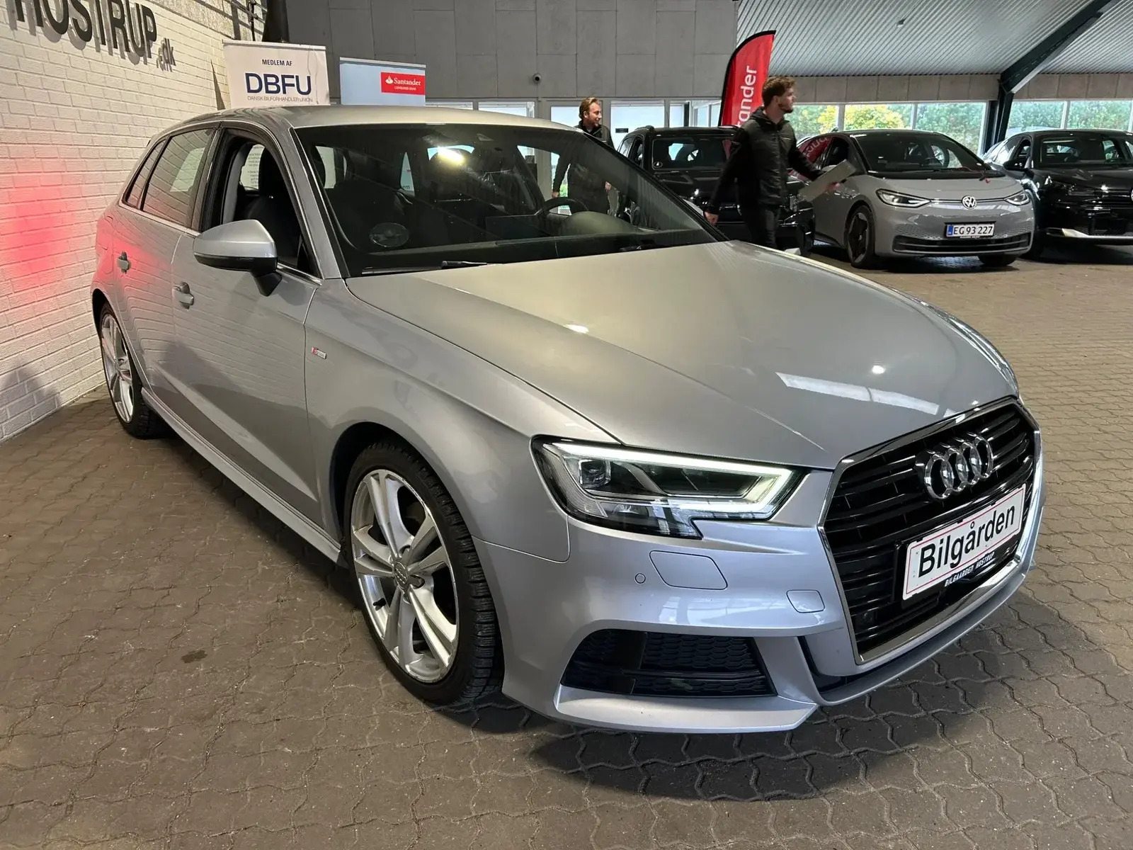 Grå Audi A3 fra 2019