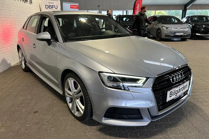 Grå Audi A3 fra 2019