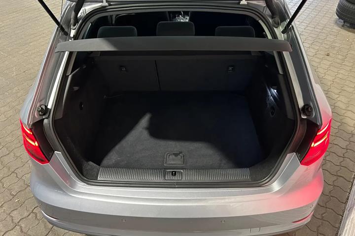 Grå Audi A3 fra 2019