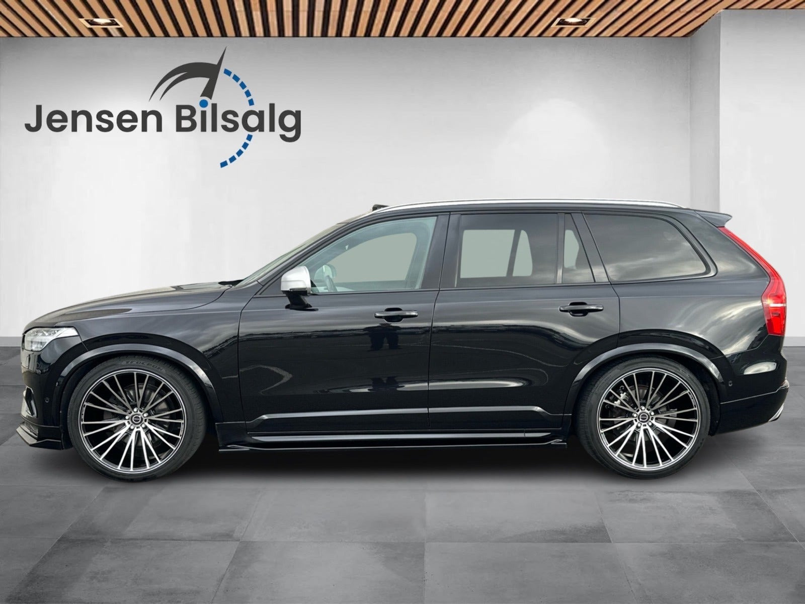 Sort Volvo XC90 fra 2016