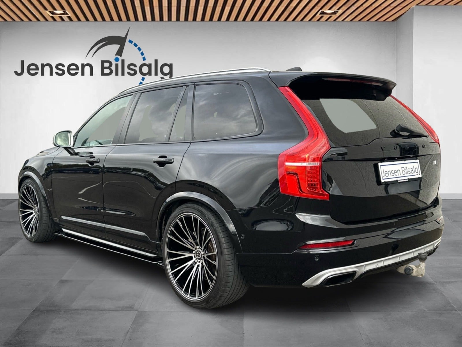 Sort Volvo XC90 fra 2016