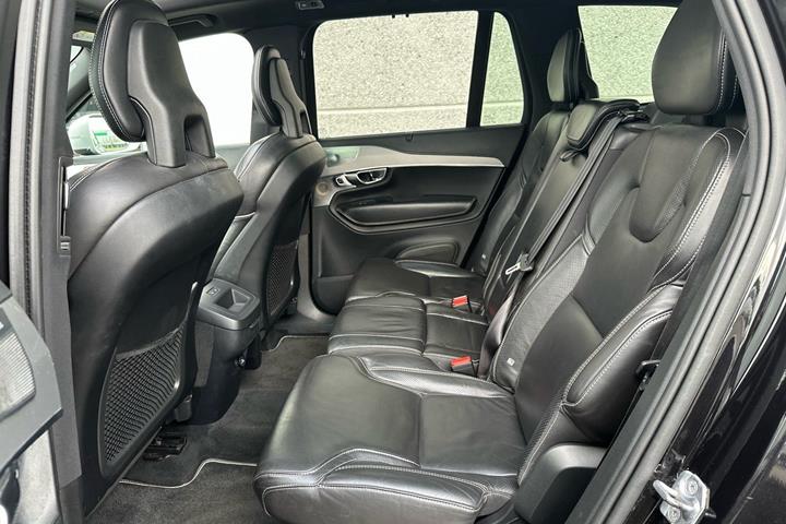 Sort Volvo XC90 fra 2016