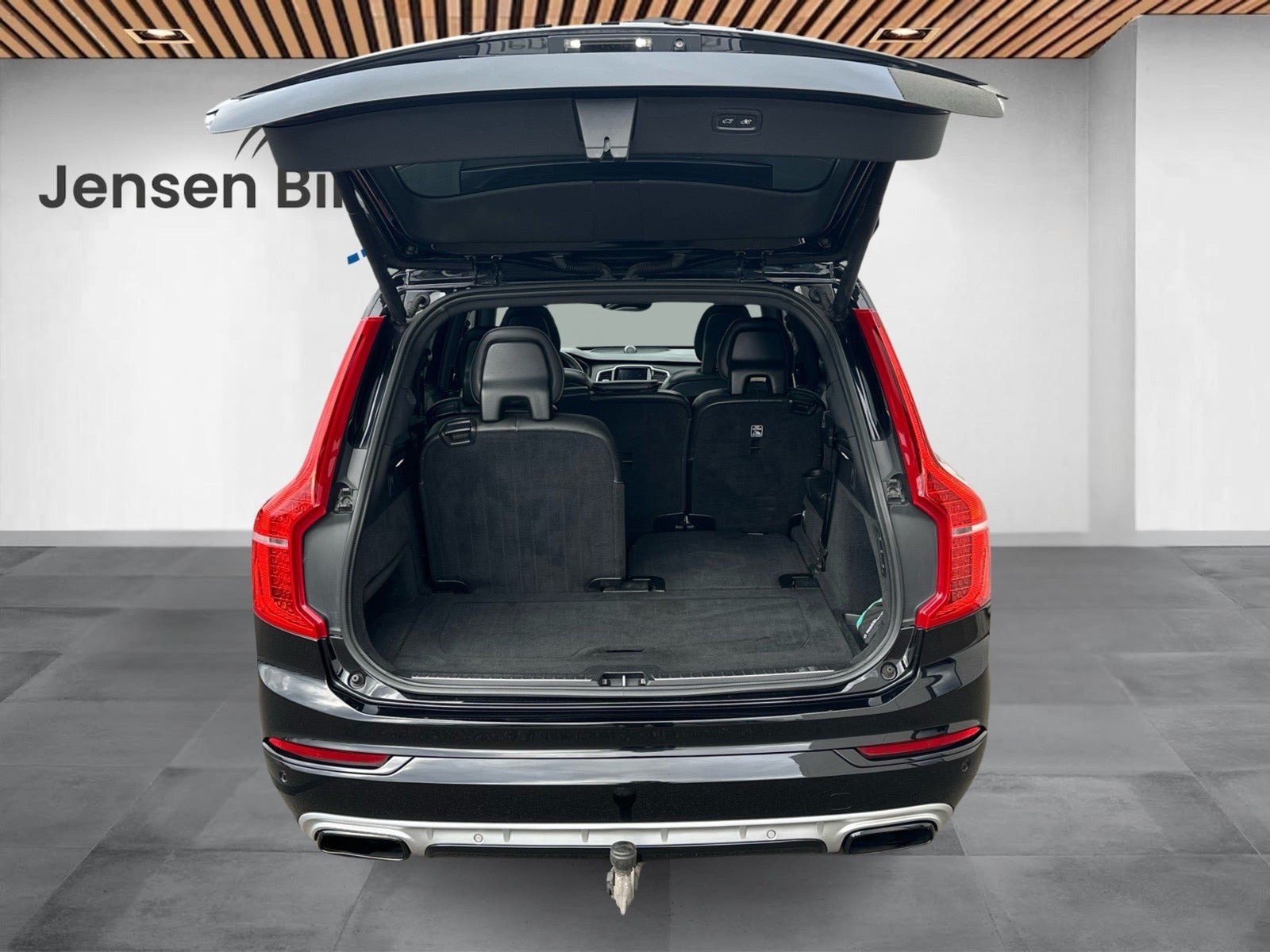 Sort Volvo XC90 fra 2016