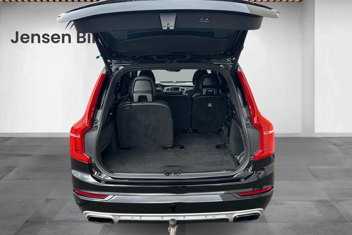 Sort Volvo XC90 fra 2016