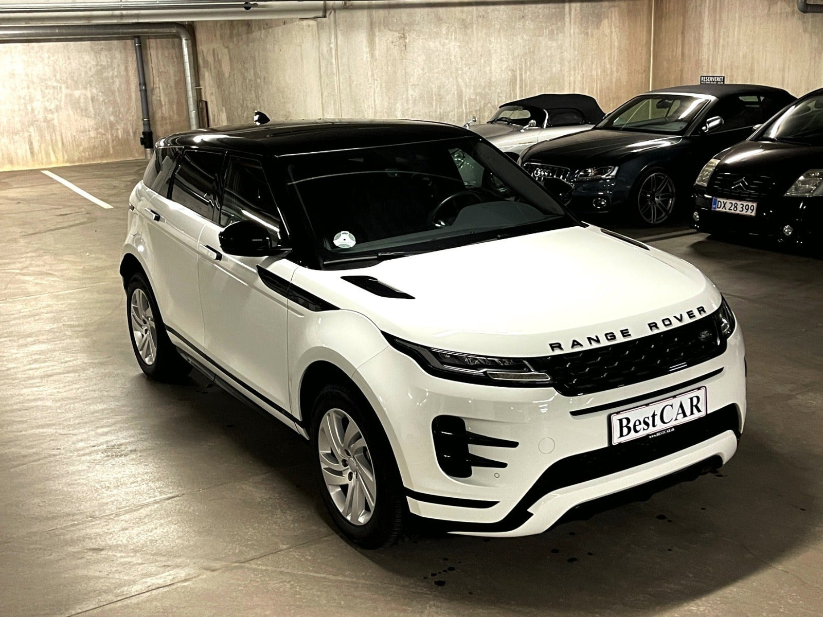 Hvid Land Rover Range Rover evoque fra 2020