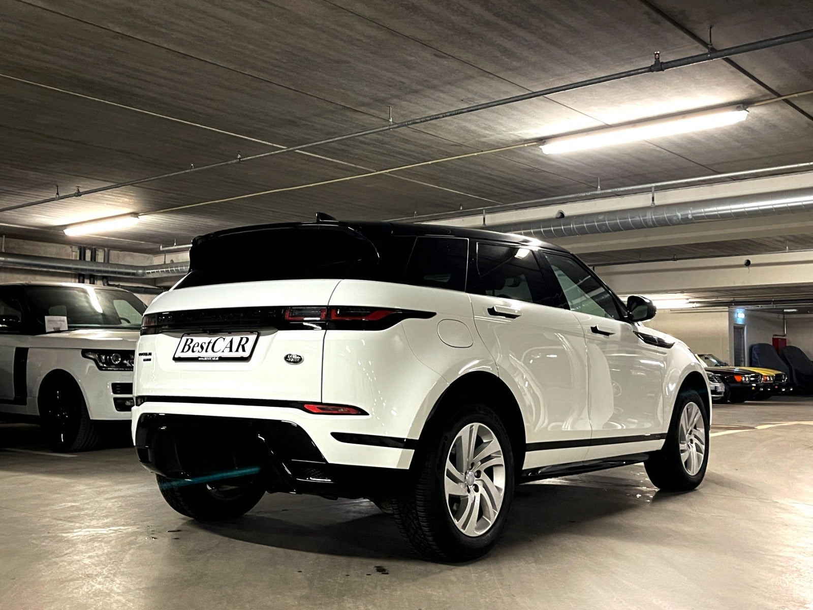 Hvid Land Rover Range Rover evoque fra 2020