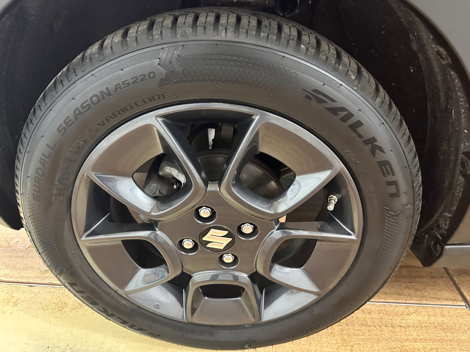 Rød Suzuki Ignis fra 2023