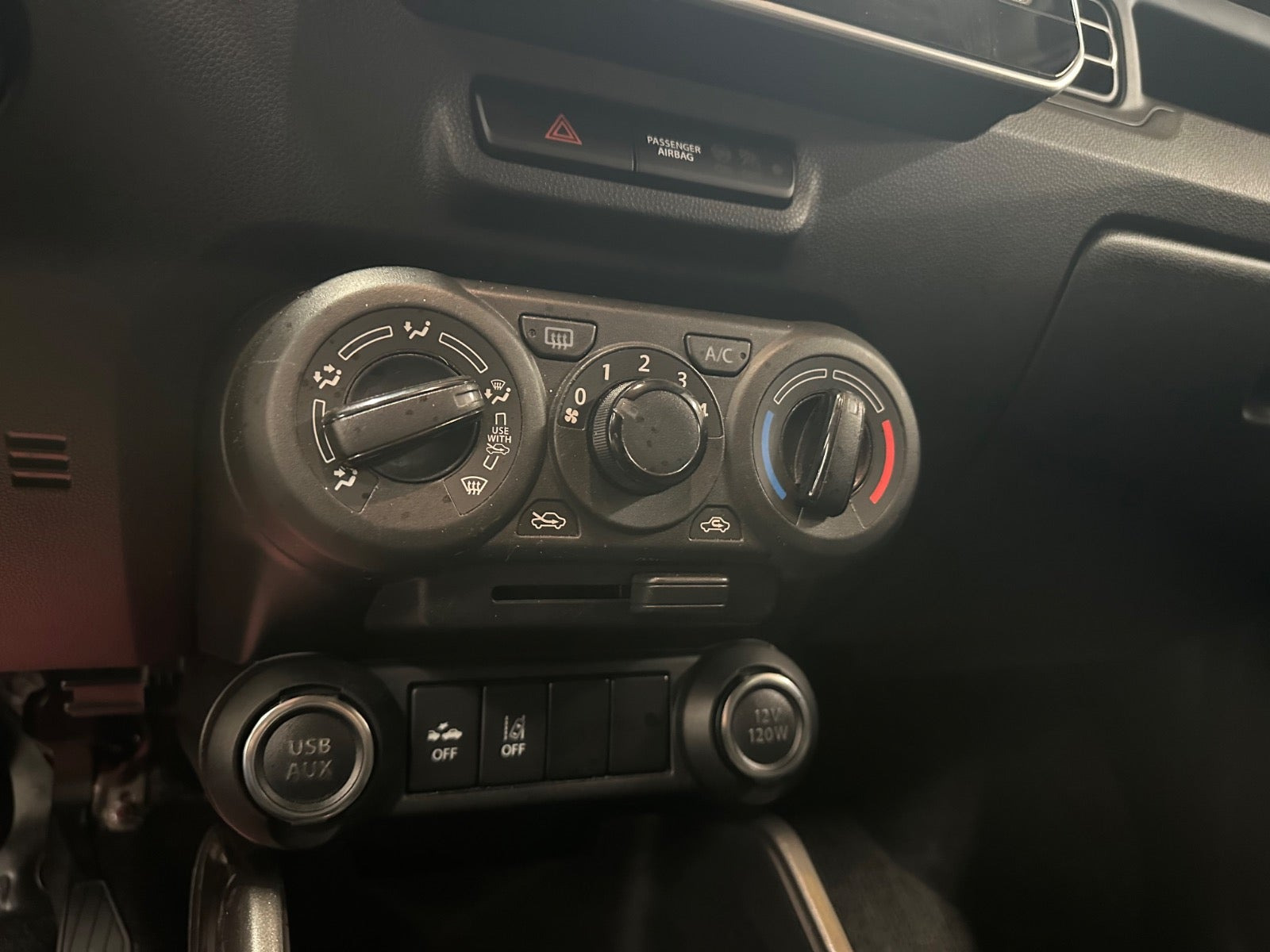 Rød Suzuki Ignis fra 2023