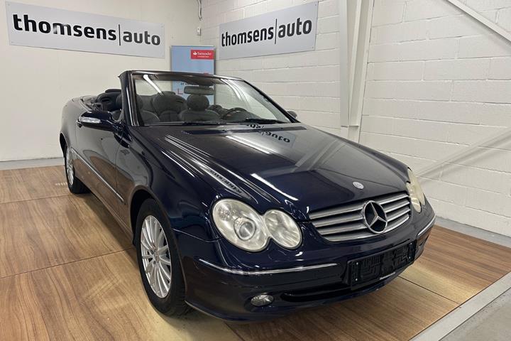 Blå Mercedes CLK320 fra 2004