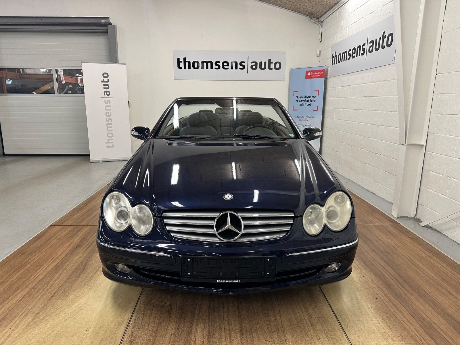 Blå Mercedes CLK320 fra 2004
