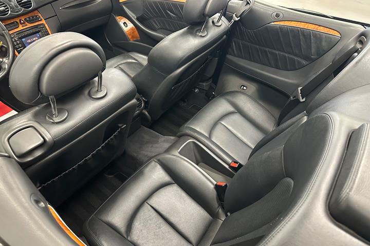 Blå Mercedes CLK320 fra 2004